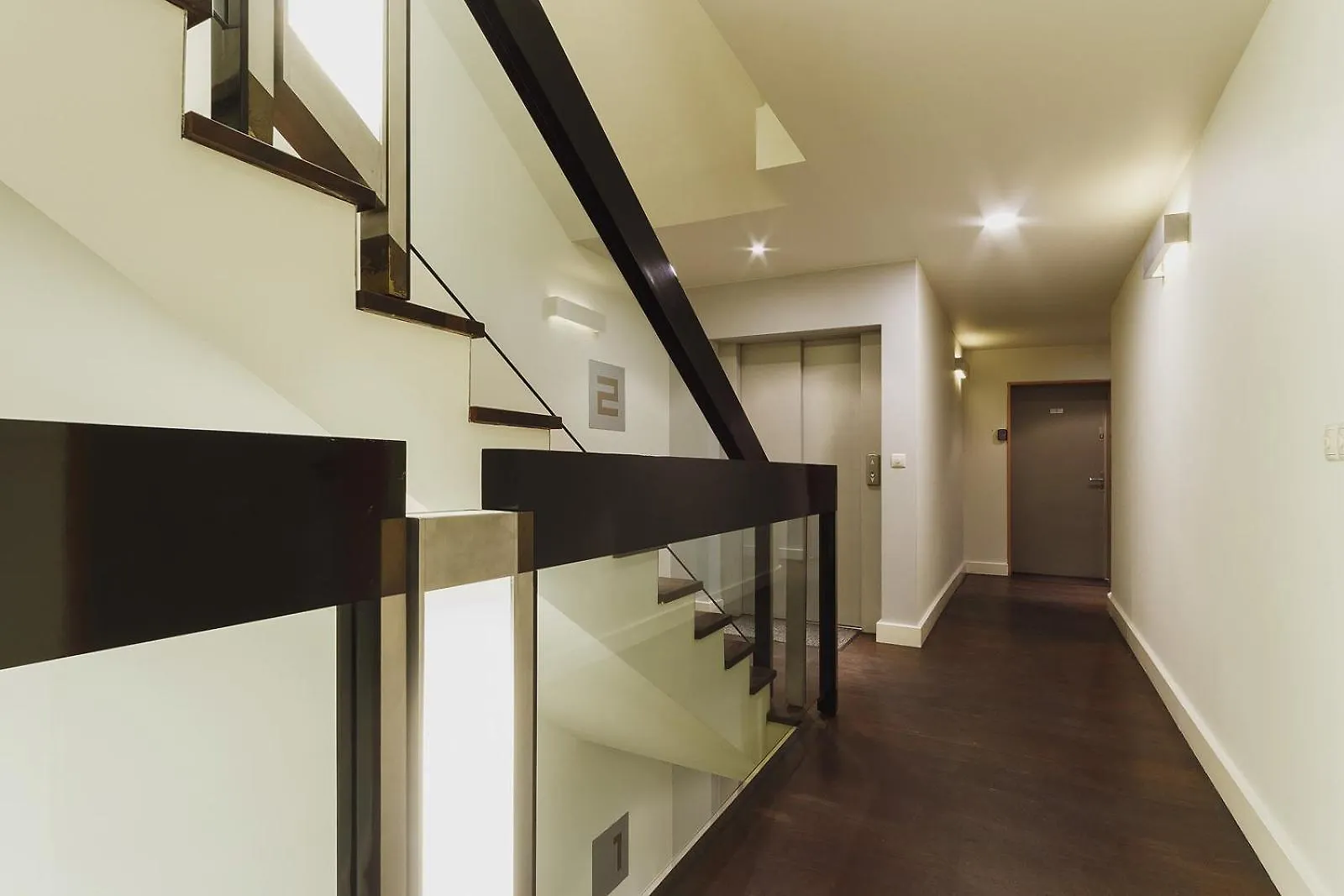 3-Bedroom Apartment With Balcony- Krowoderska Krakow