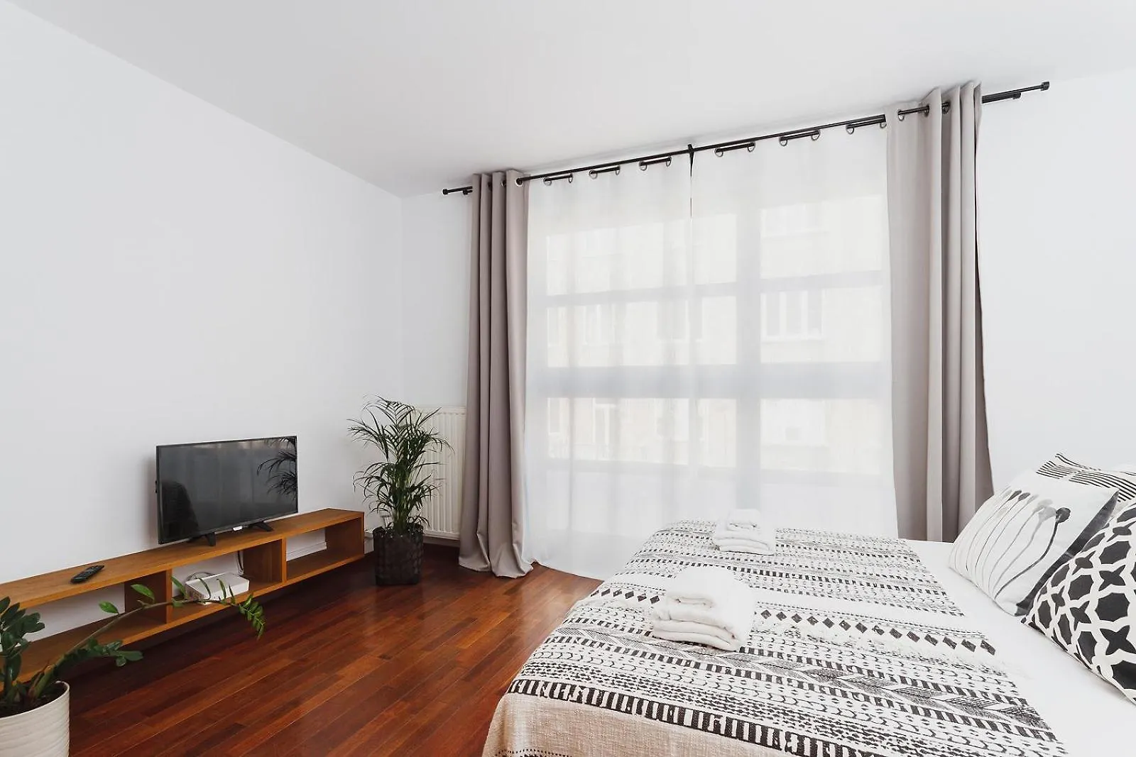 3-Bedroom Apartment With Balcony- Krowoderska Krakow 0*,  Poland