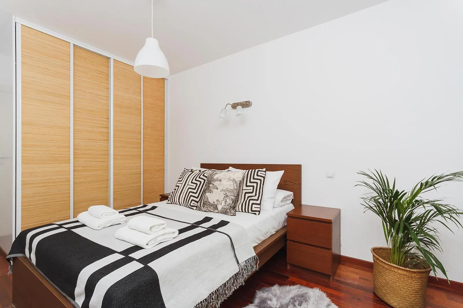 3-Bedroom Apartment With Balcony- Krowoderska Krakow Poland