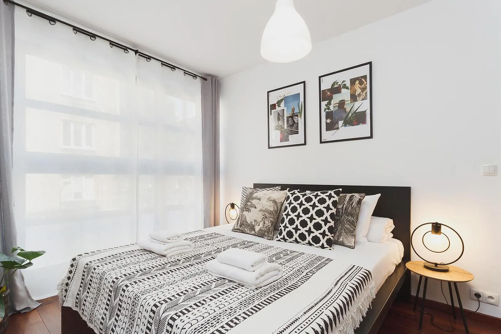 3-Bedroom Apartment With Balcony- Krowoderska Krakow